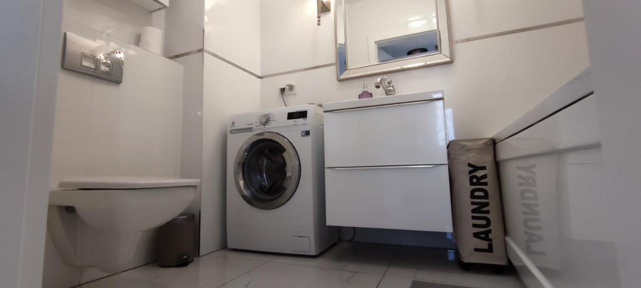 Appartement Labo Wola Warschau
